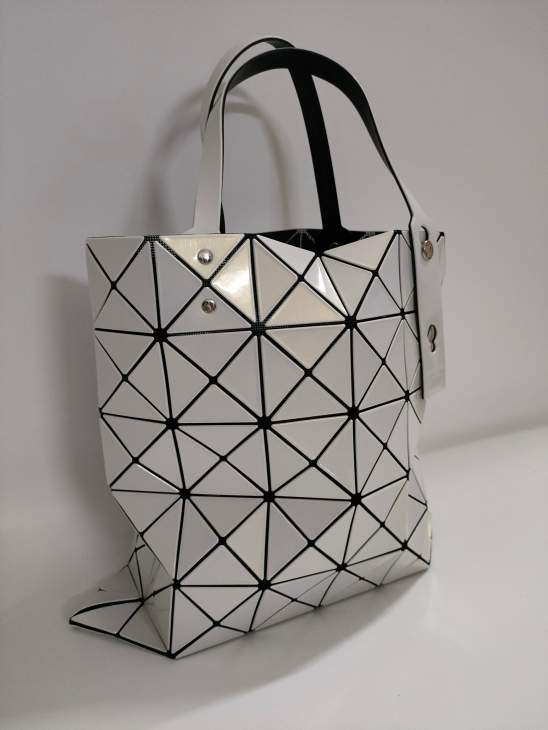 Picture of Issey Miyake Handbags _SKUfw155082106fw